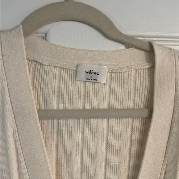 Aritzia Wilfred PLUNGE FRONT CARDIGAN in Cream - Picture 5 of 5
